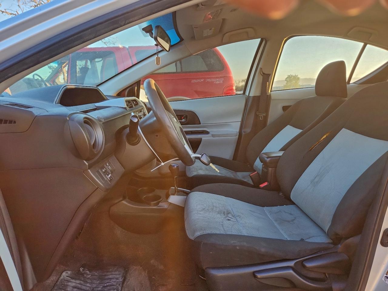 2012 Toyota Prius C - Фото 7