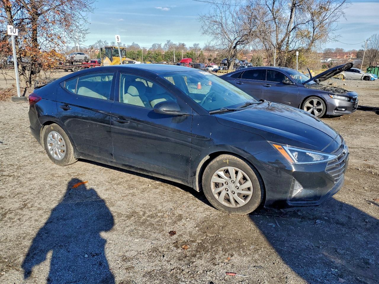 2020 Hyundai Elantra Se - Image 4
