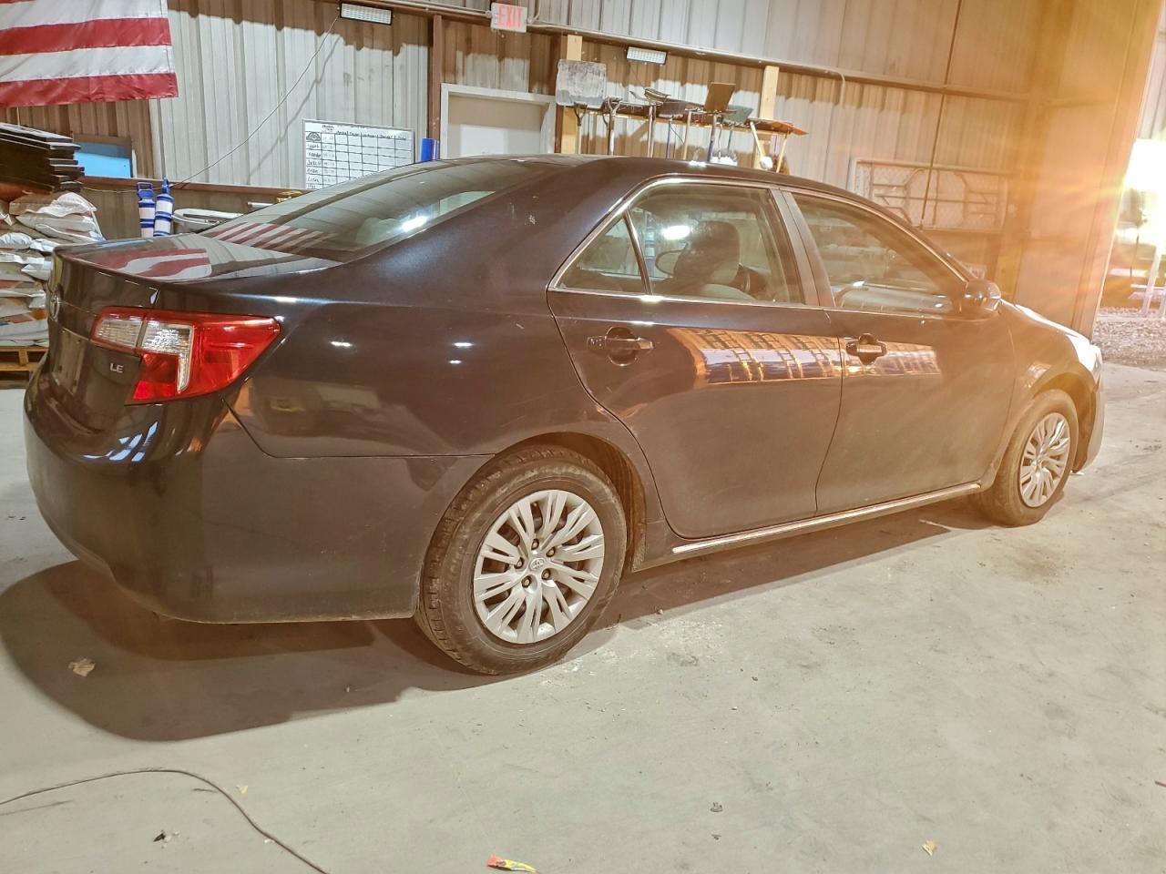 2014 Toyota Camry L - Фото 3
