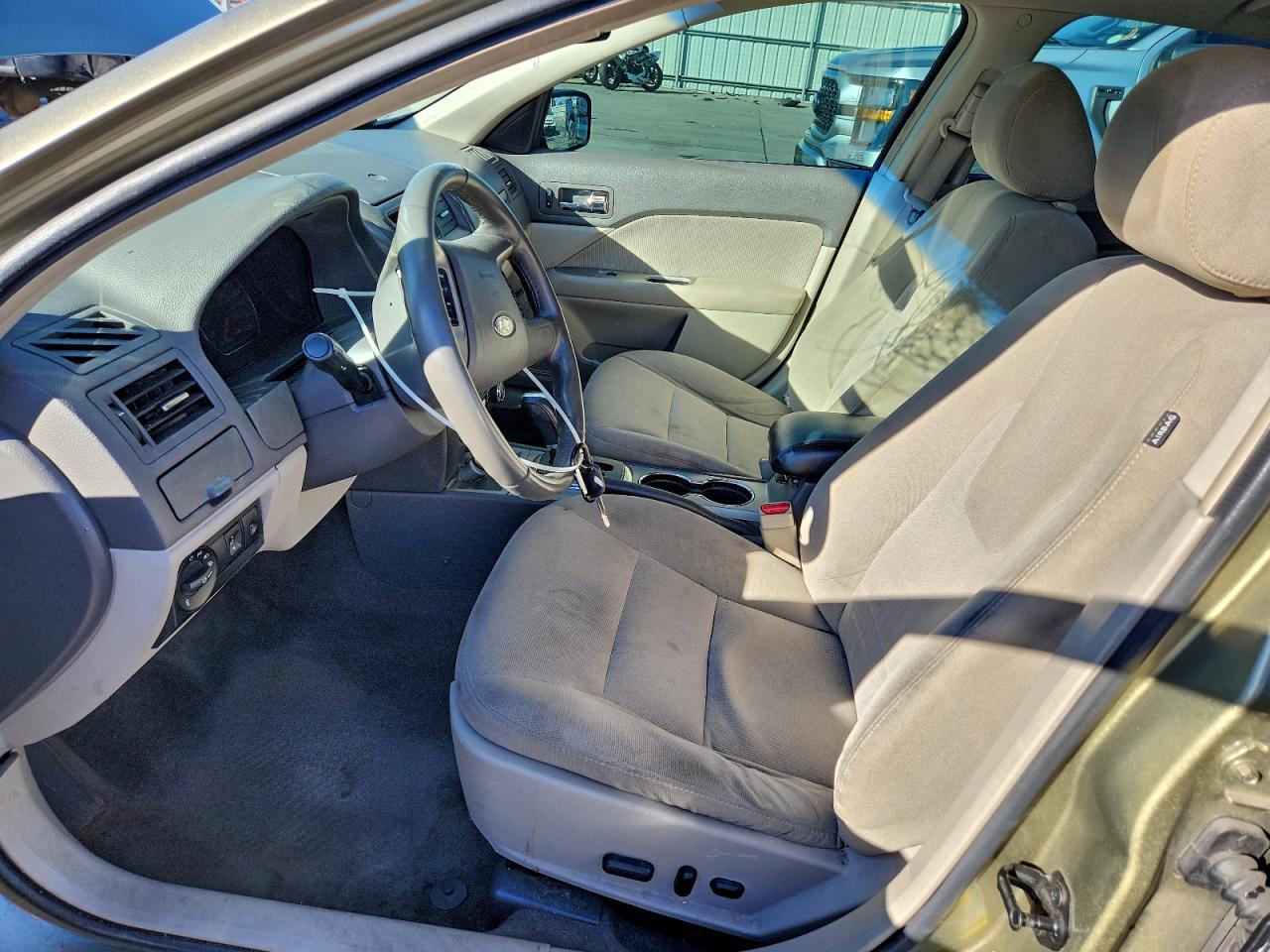 2012 Ford Fusion Hybrid - Фото 7