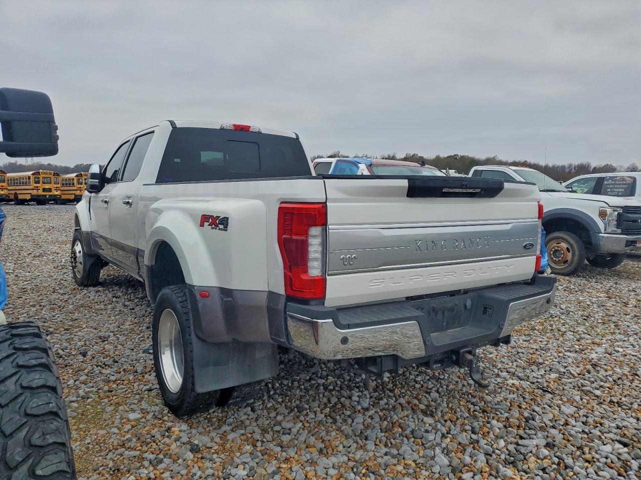 2019 Ford F450 Super Duty - Image 2