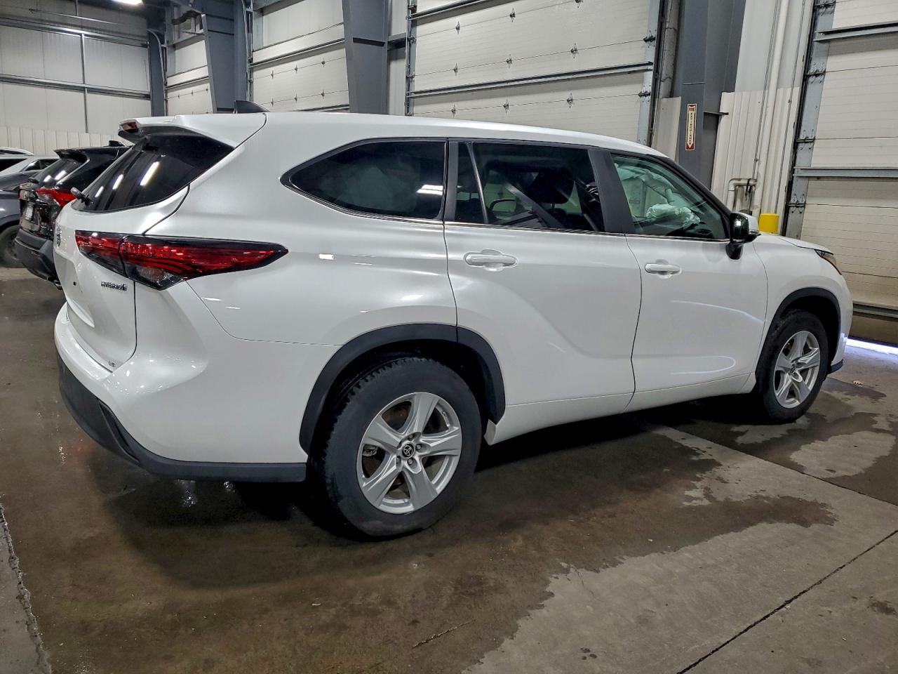 2023 Toyota Highlander Hybrid Le - Фото 3
