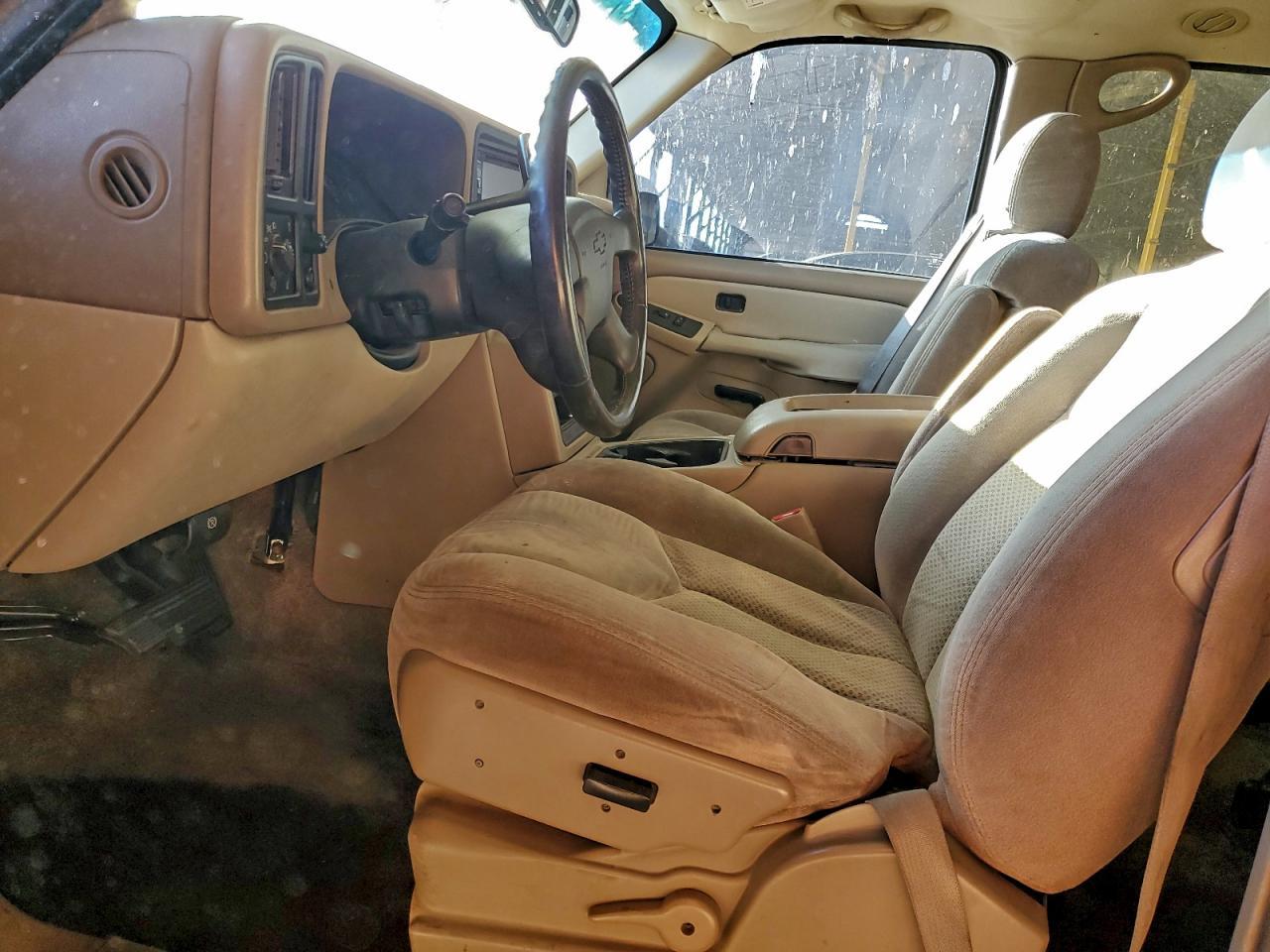 2003 Chevrolet Suburban C1500 - Image 7