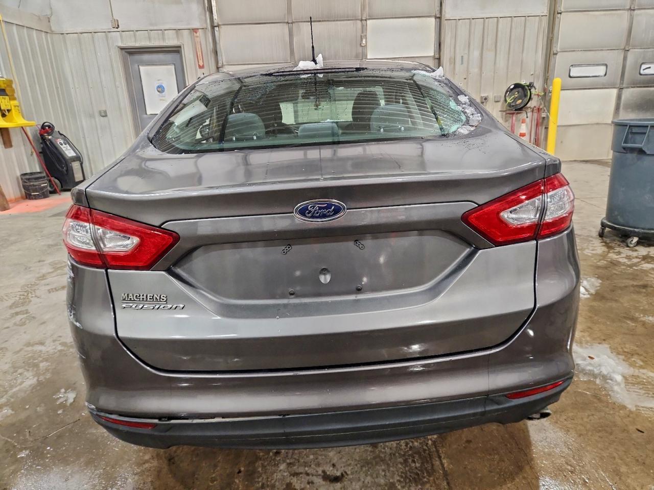 2013 Ford Fusion S - Фото 6
