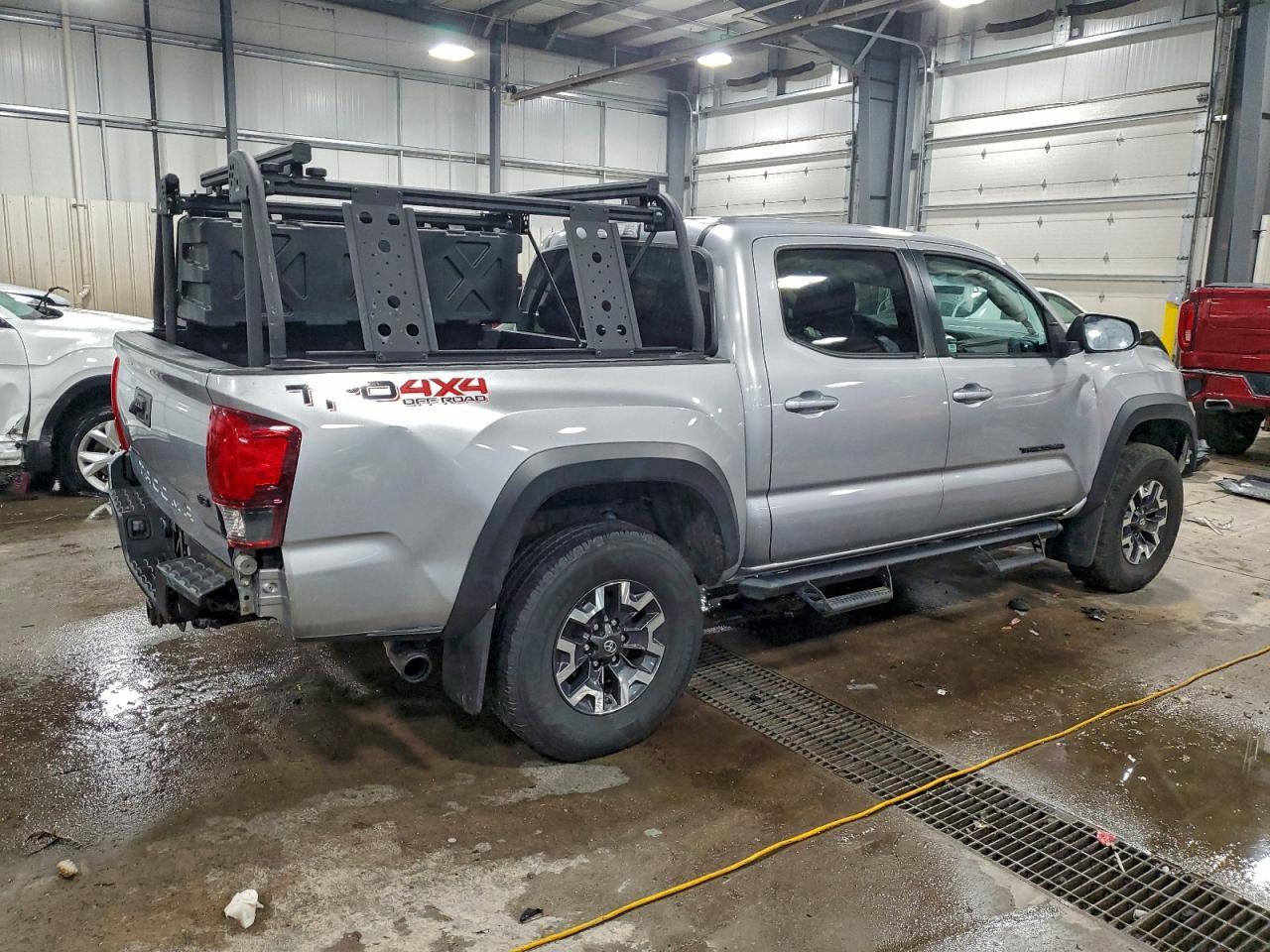 2019 Toyota Tacoma Double Cab - Фото 3