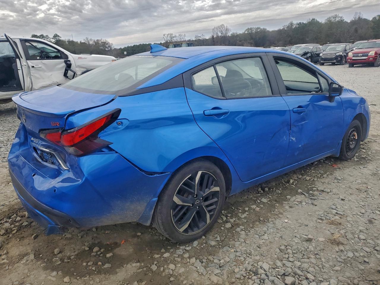 2023 Nissan Versa Sr - Фото 3
