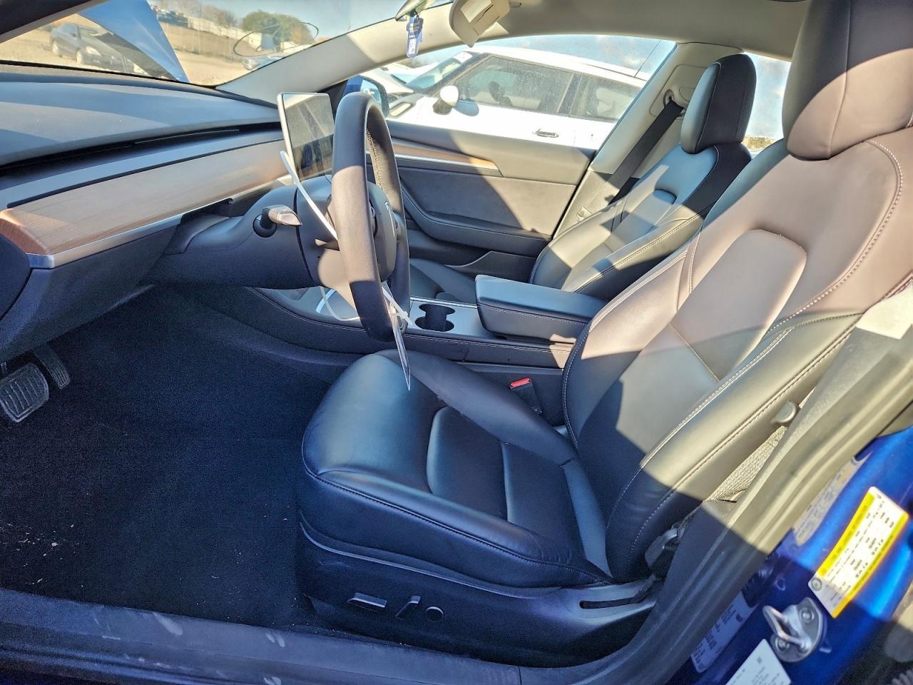 2022 Tesla Model 3 - Image 7