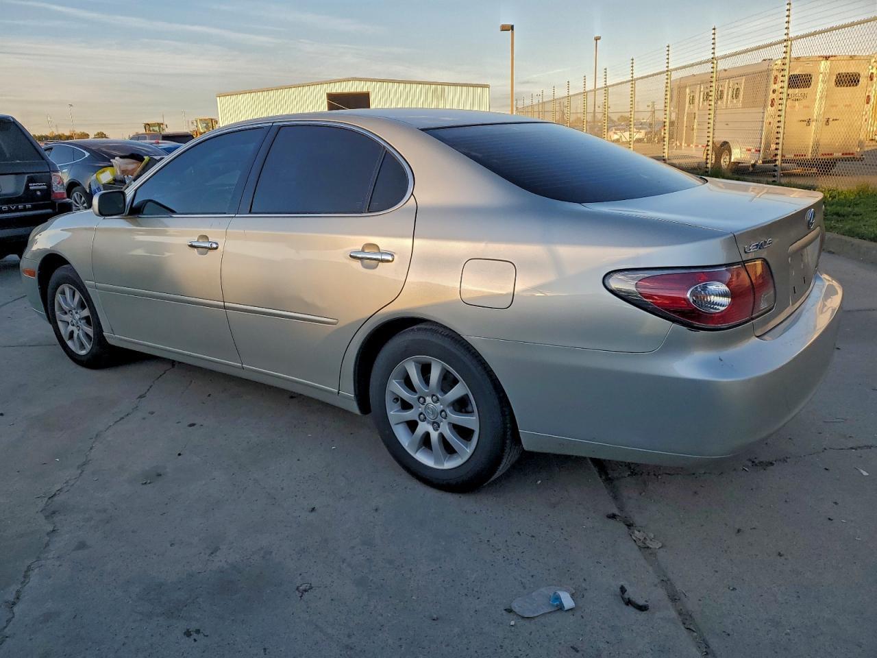 2004 Lexus Es 330 - Фото 2