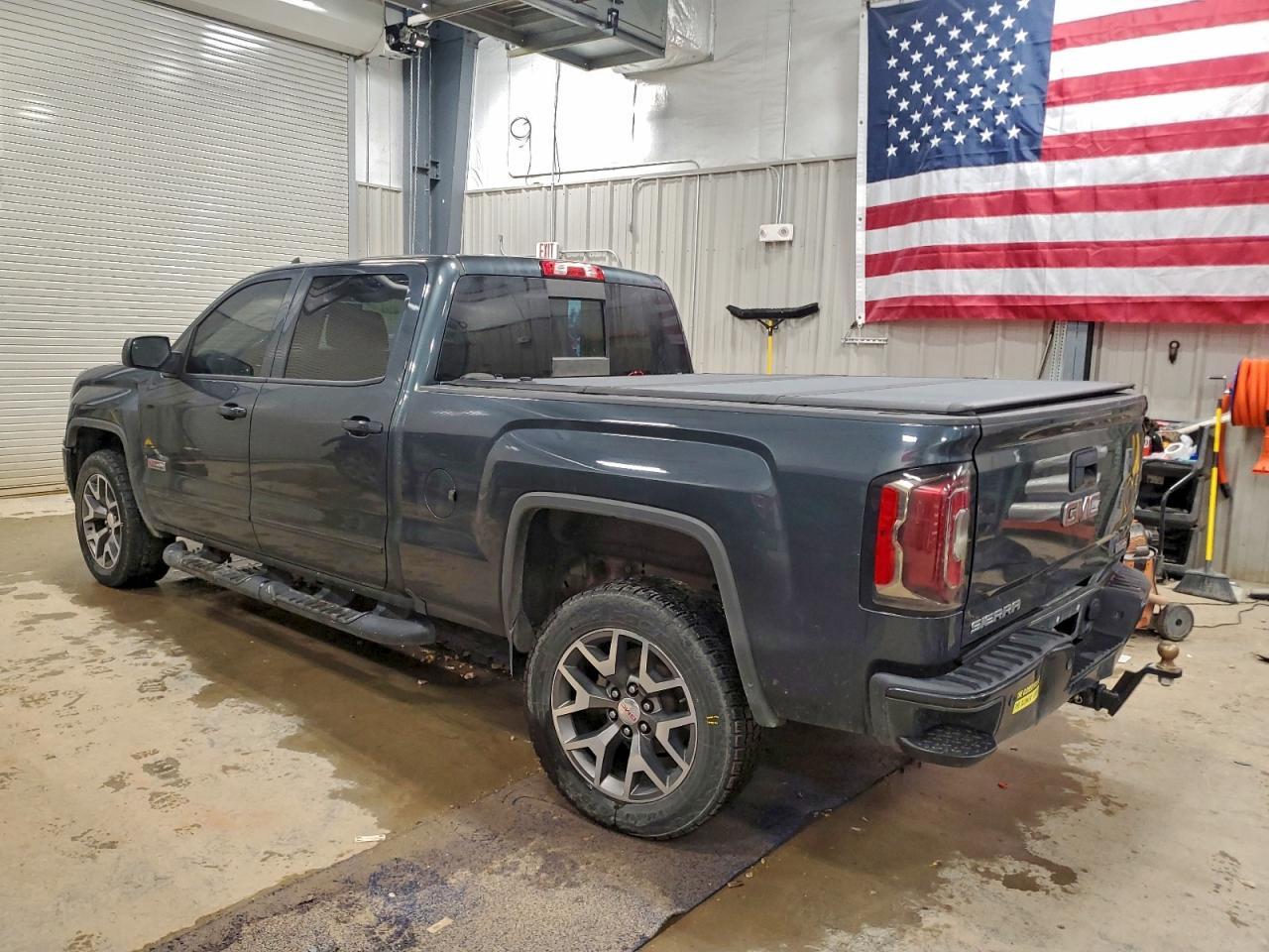 2017 GMC Sierra K1500 Slt - Image 2