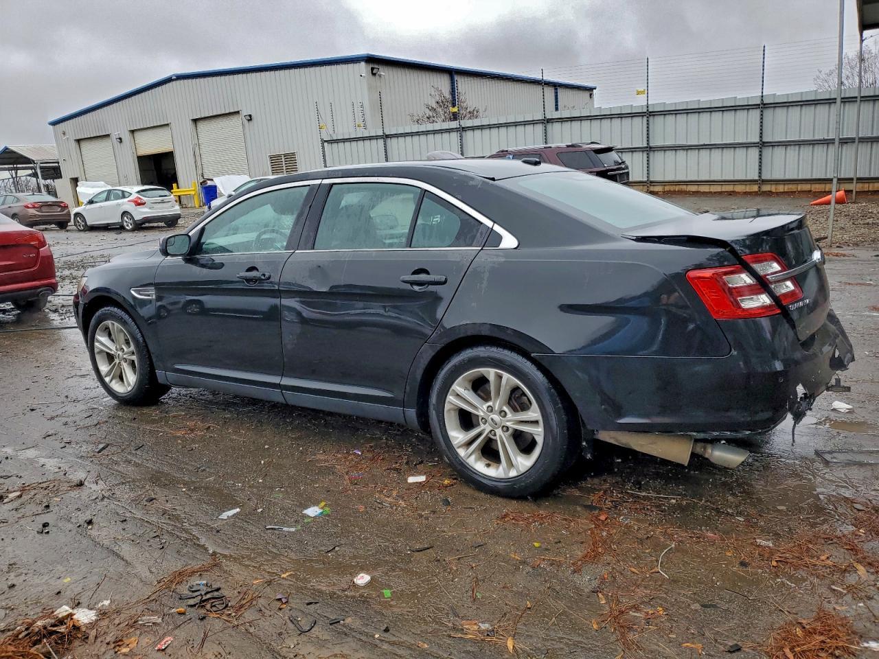 2015 Ford Taurus Sel - Фото 2