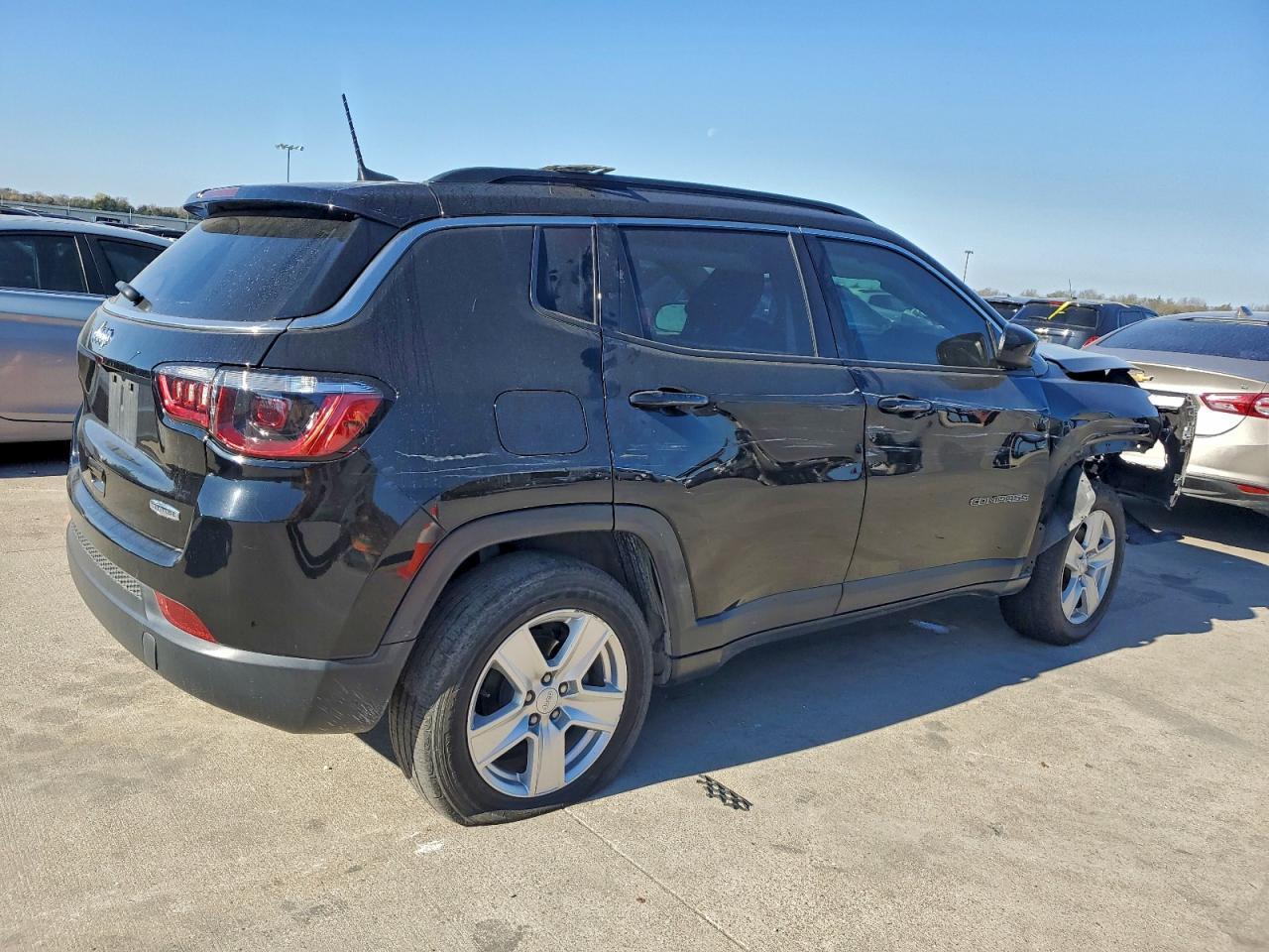 2022 Jeep Compass Latitude - Фото 3