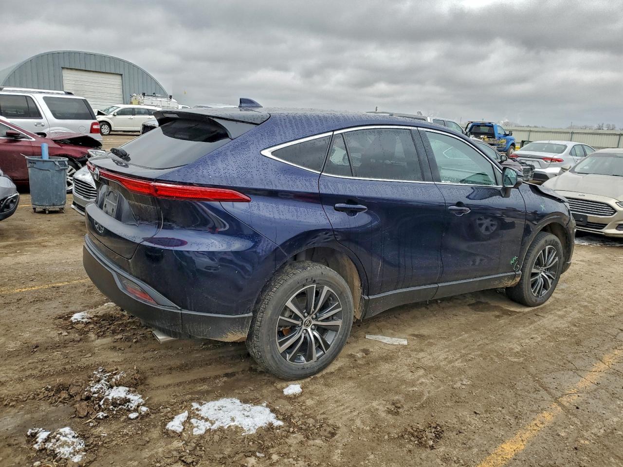 2023 Toyota Venza Le - Image 3