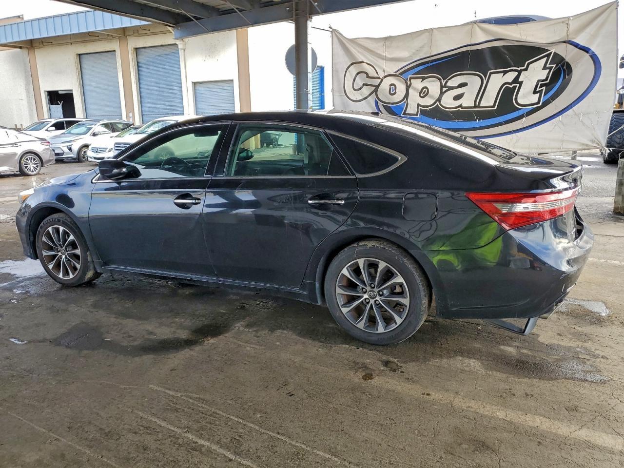 2016 Toyota Avalon Xle - Image 2