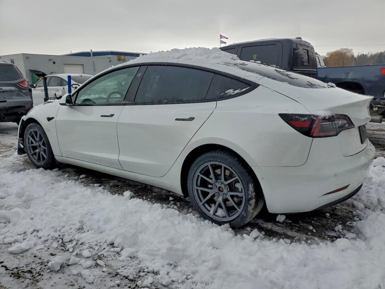 2022 Tesla Model 3 - Image 2