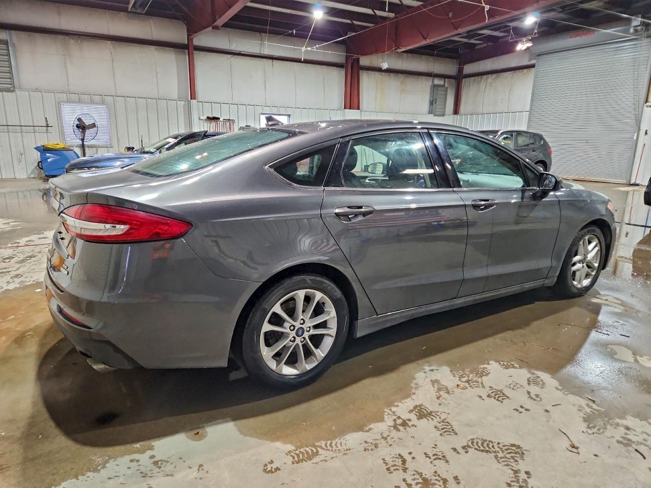 2019 Ford Fusion Se - Фото 3