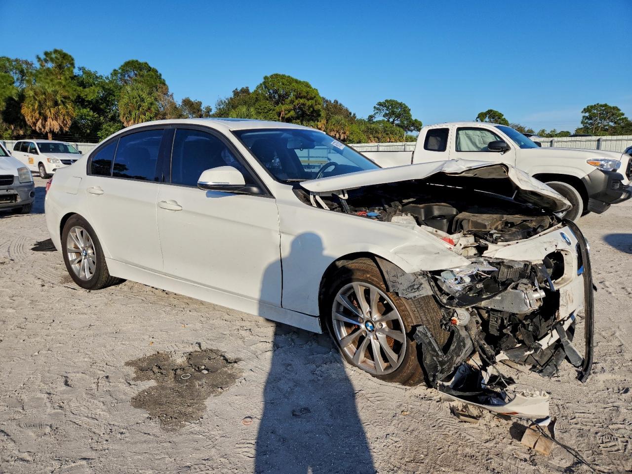 2017 BMW 320 I - Фото 4