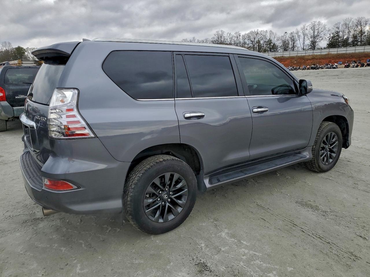2021 Lexus Gx 460 Premium - Image 3