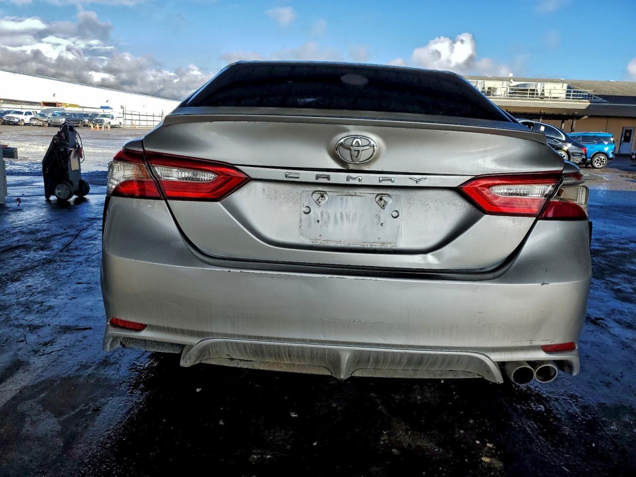 2018 Toyota Camry Se - Image 6