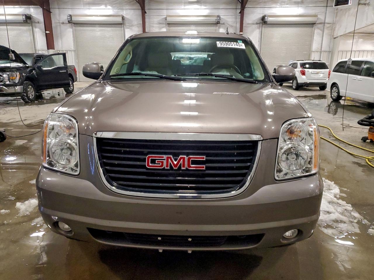 2013 GMC Yukon Xl K1500 Sle - Image 5
