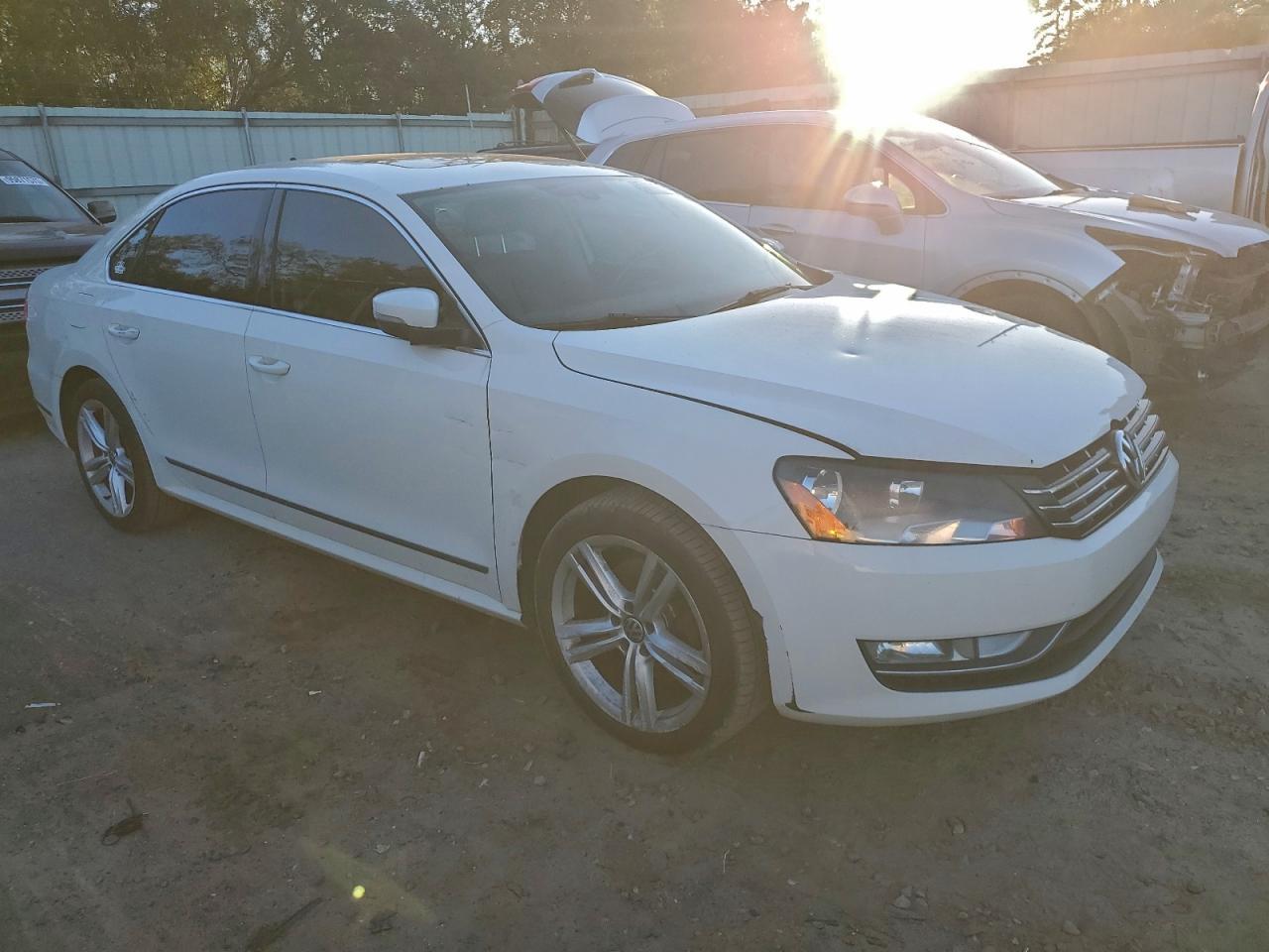 2015 Volkswagen Passat Sel - Image 4