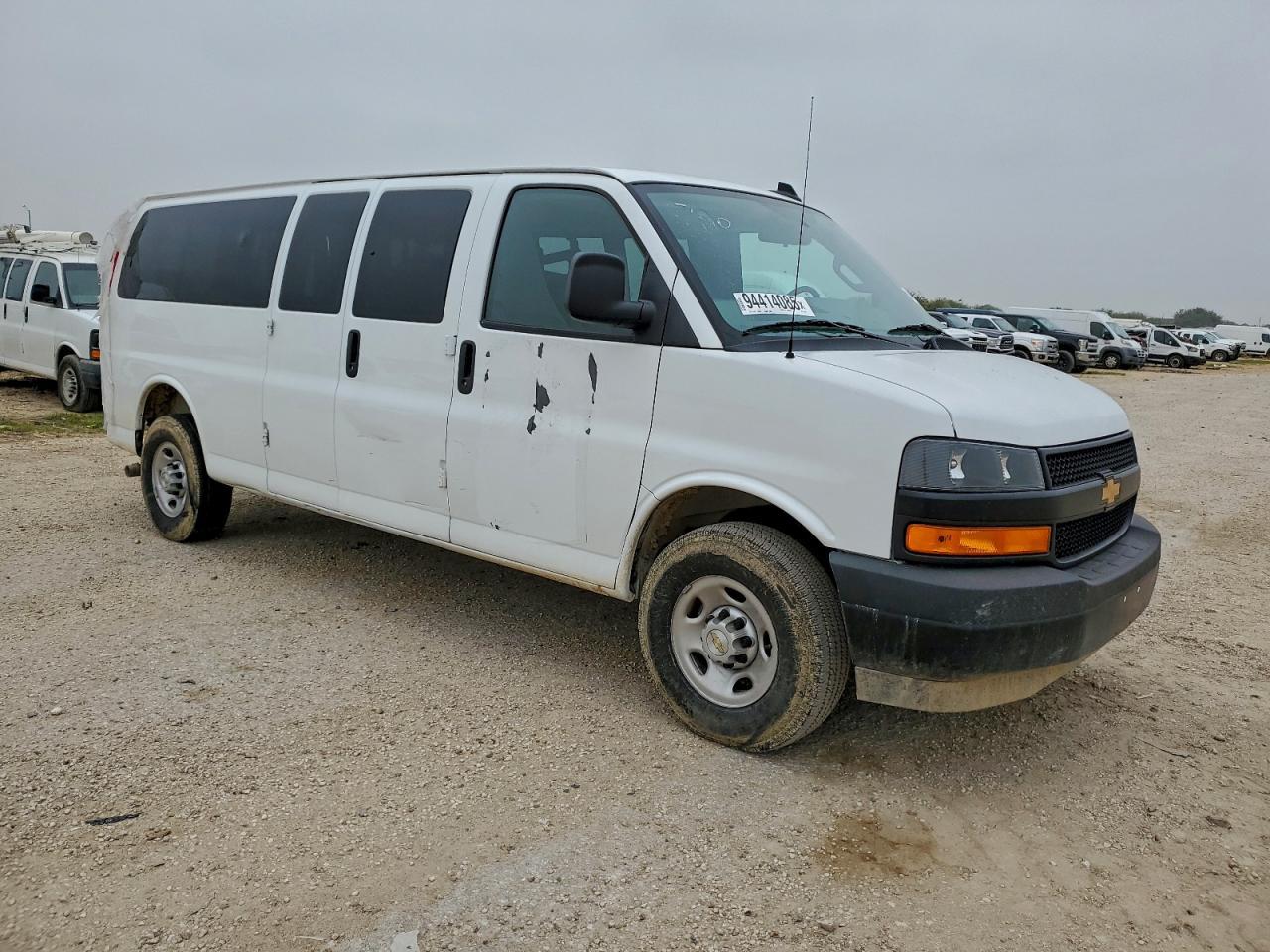 2025 Chevrolet Express G3500 Ls Passenger Rwd 3500 Extended Wheelbase - Фото 4