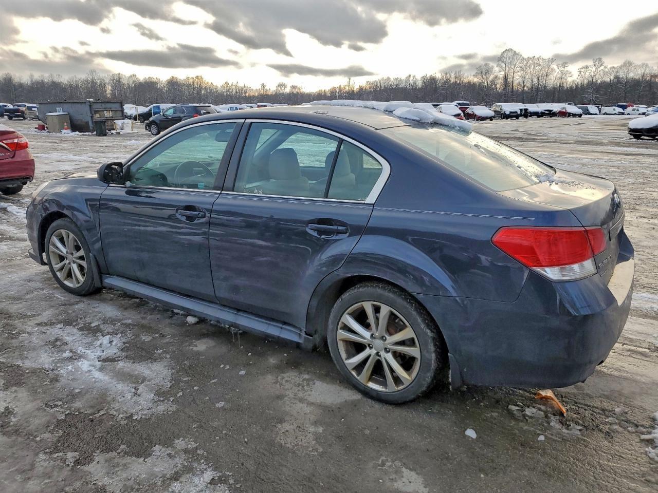 2014 Subaru Legacy 2.5I Premium - Фото 2