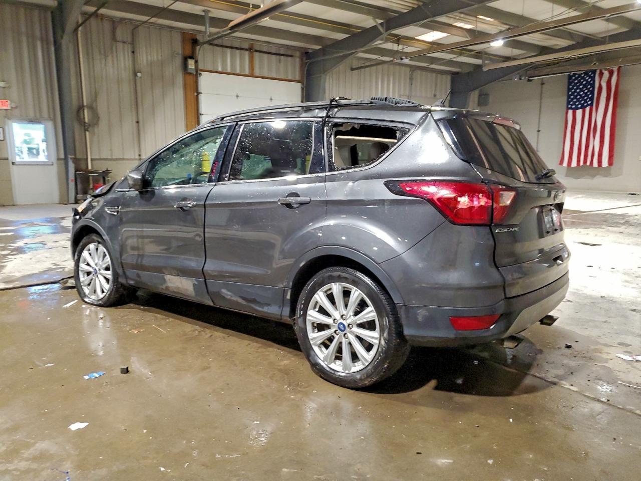 2019 Ford Escape Sel - Image 2