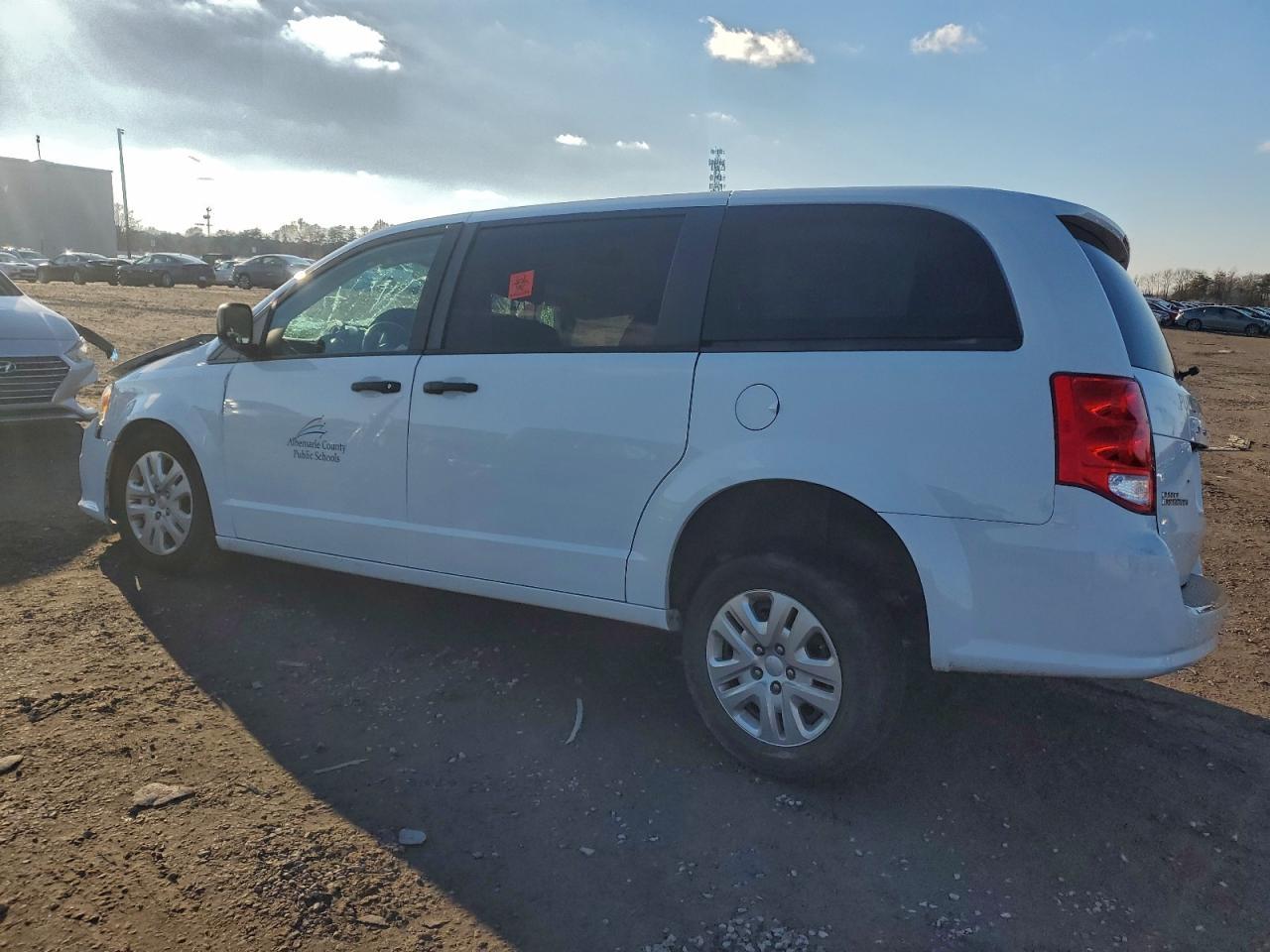 2020 Dodge Caravan - Фото 2