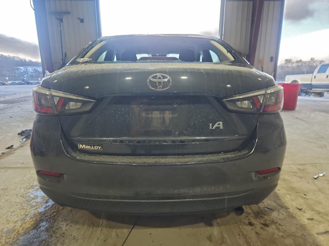2017 Toyota Yaris Ia - Фото 6