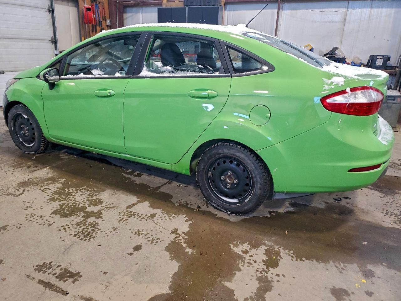 2014 Ford Fiesta Se - Фото 2