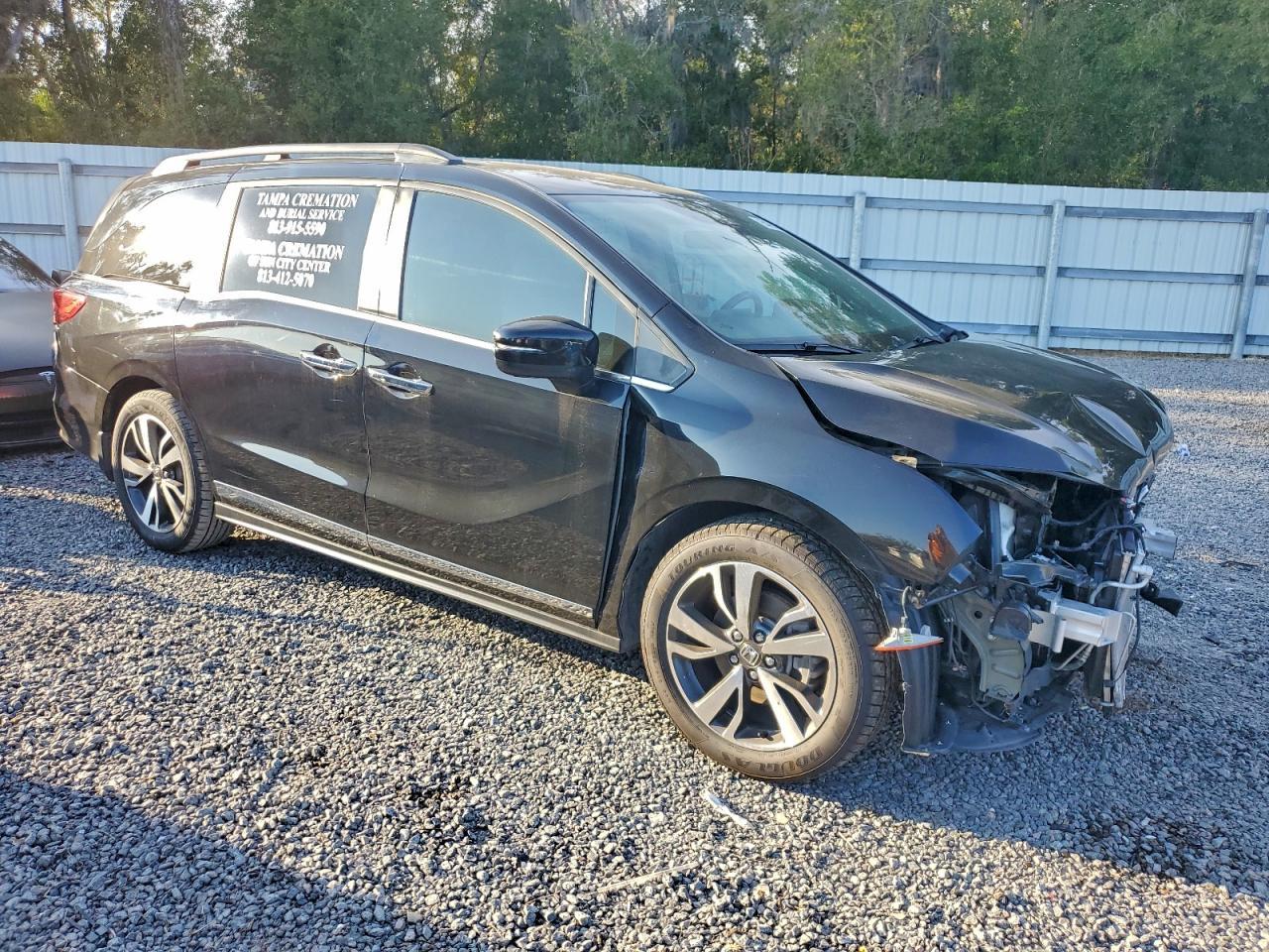 2023 Honda Odyssey Touring - Image 4