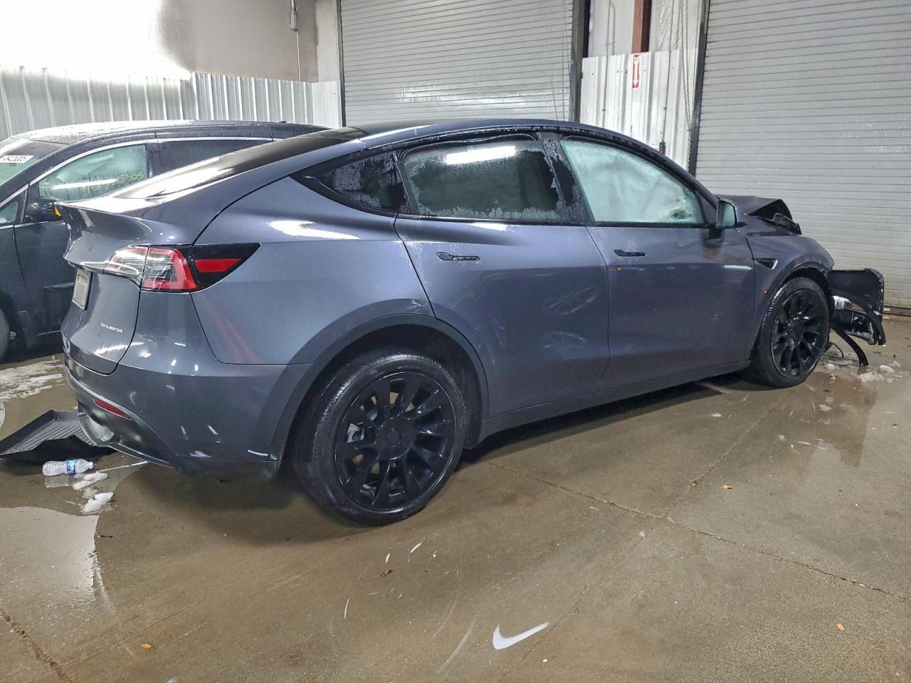 2023 Tesla Model Y - Image 3