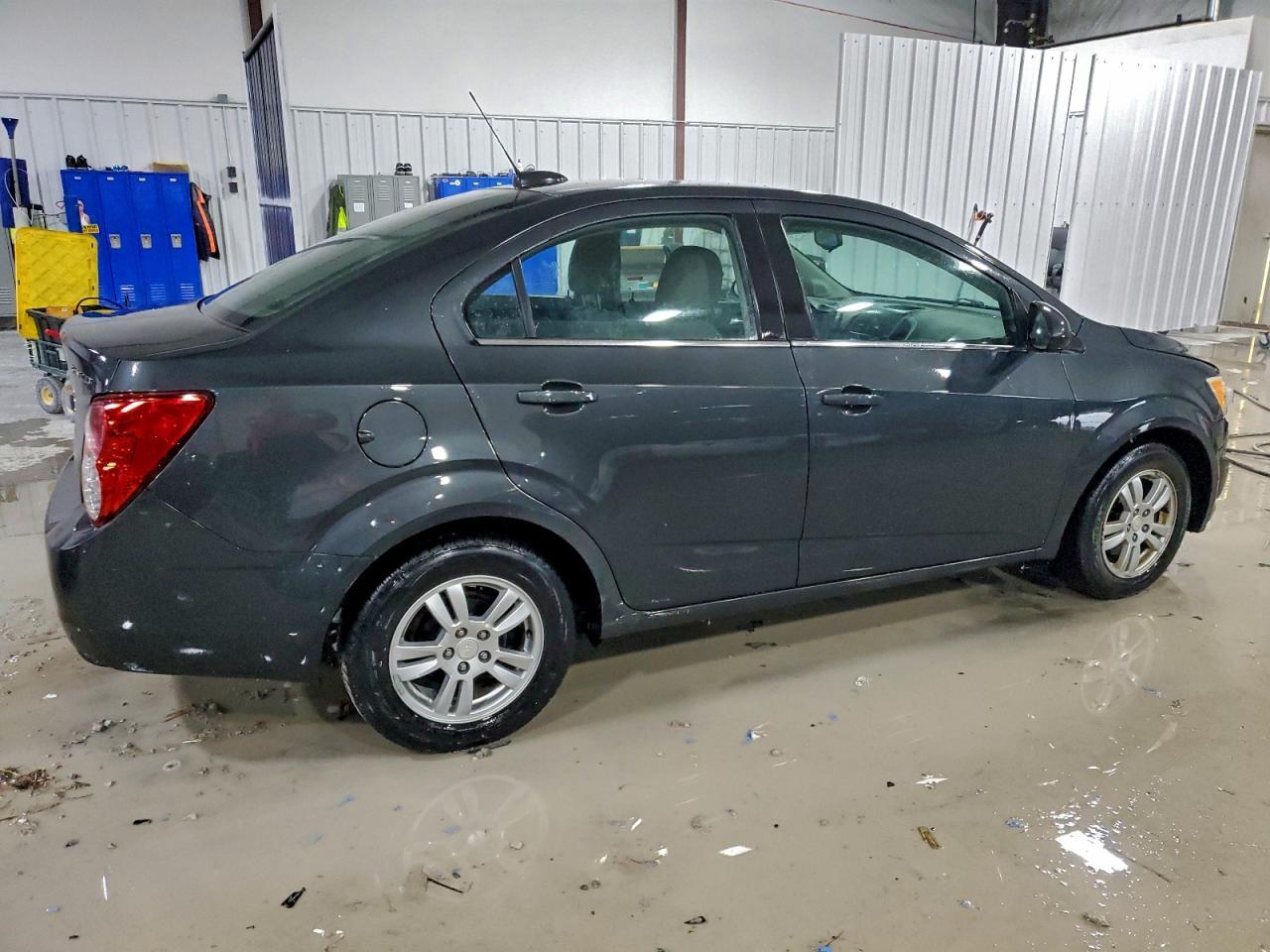 2015 Chevrolet Sonic Lt - Фото 3