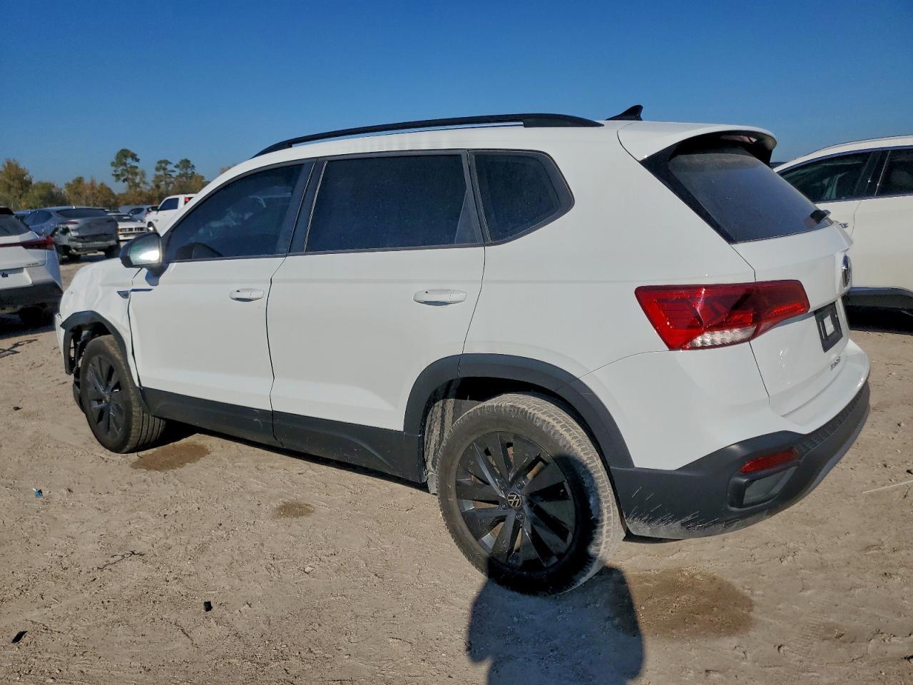 2024 Volkswagen Taos S - Фото 2