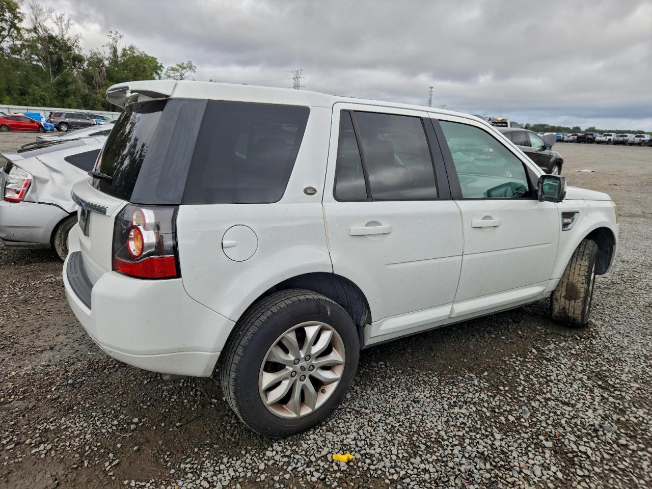 2014 Land Rover Lr2 Hse - Image 3