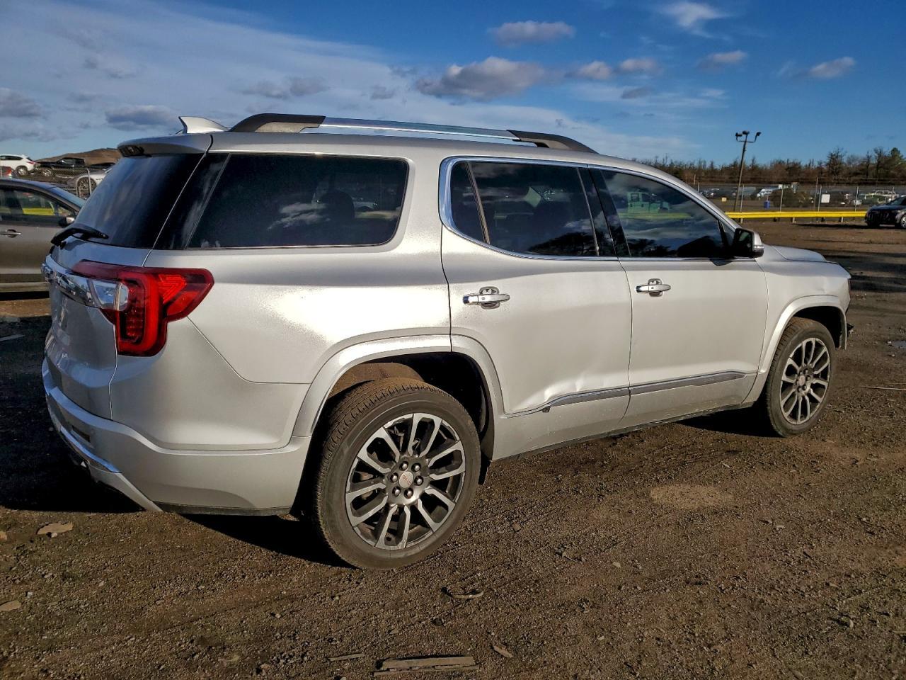 2020 GMC Acadia Denali - Фото 3