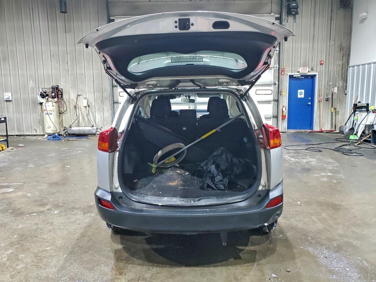 2015 Toyota Rav4 Le - Image 6