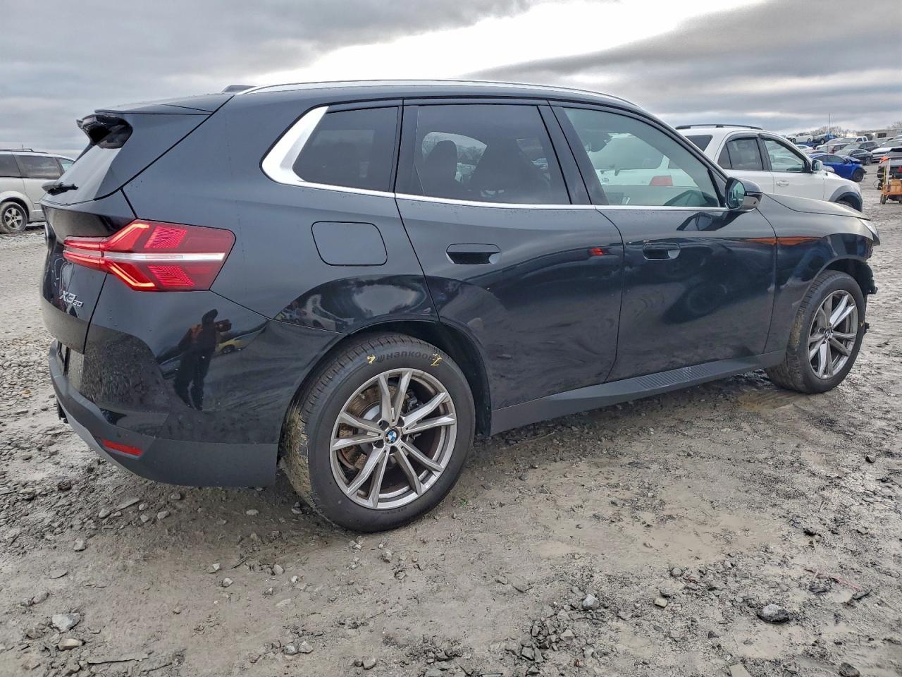 2025 BMW X3 30 xDrive - Image 3