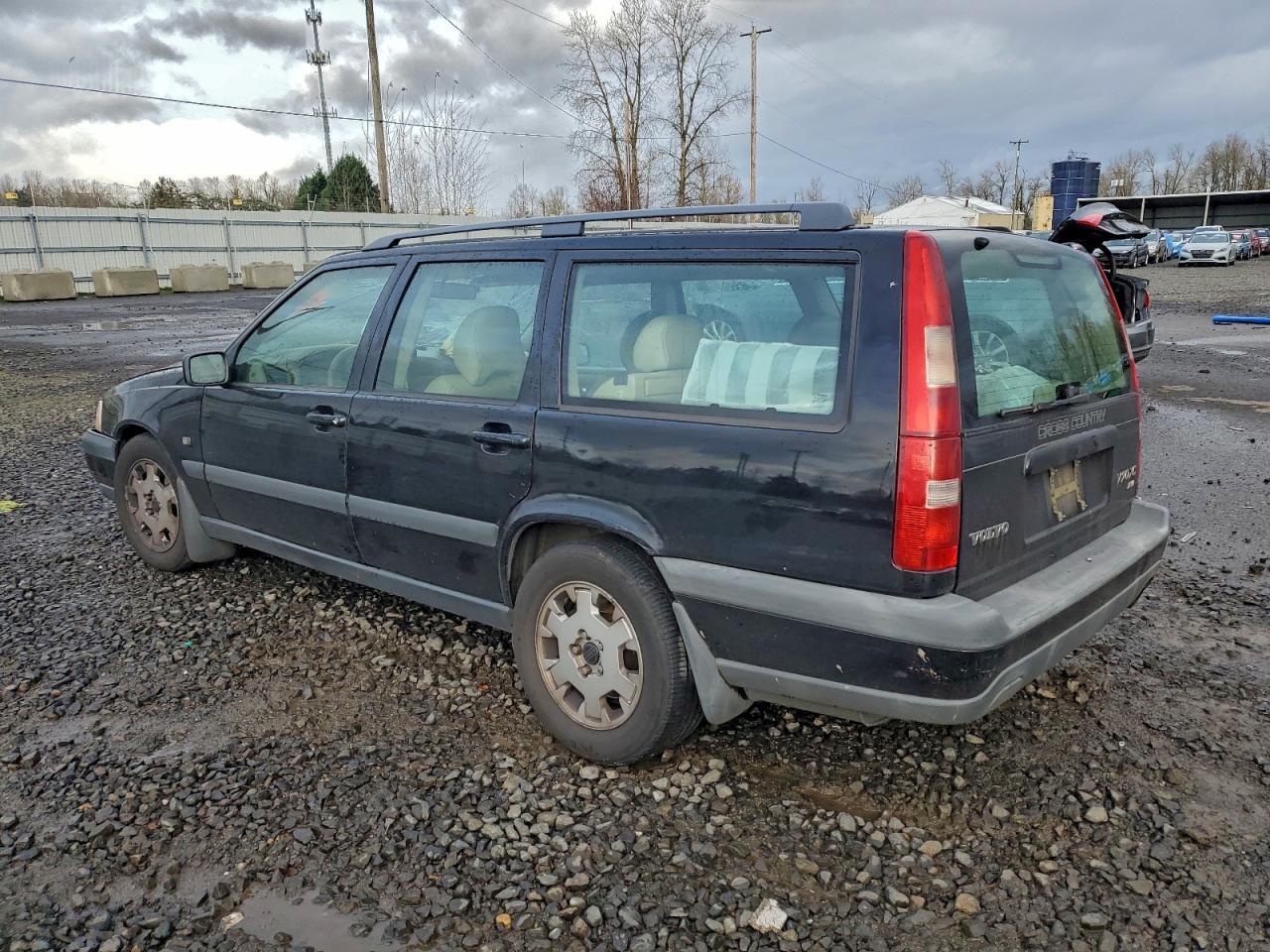2000 Volvo V70 Xc - Фото 2