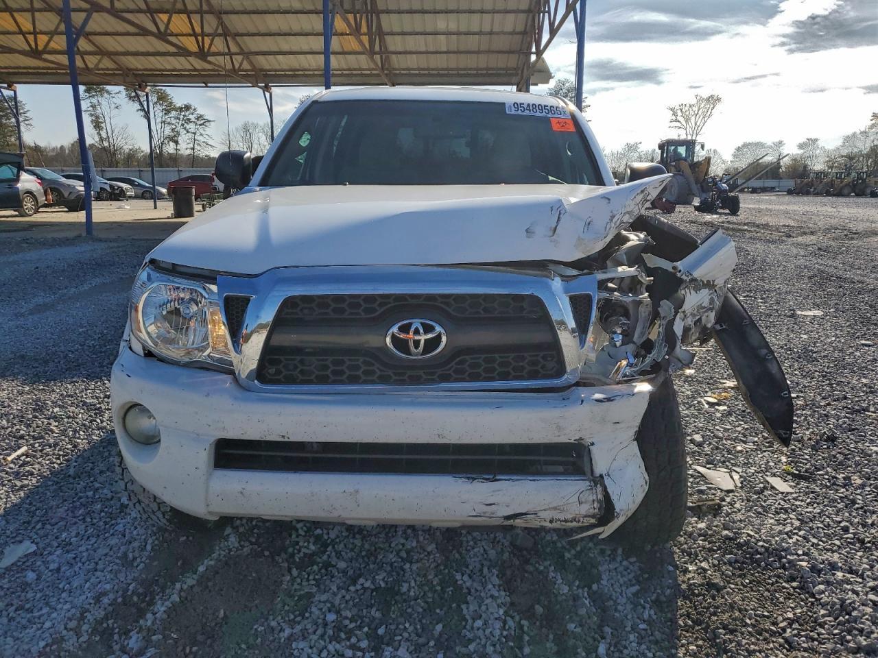 2011 Toyota Tacoma Double Cab Prerunner - Image 5