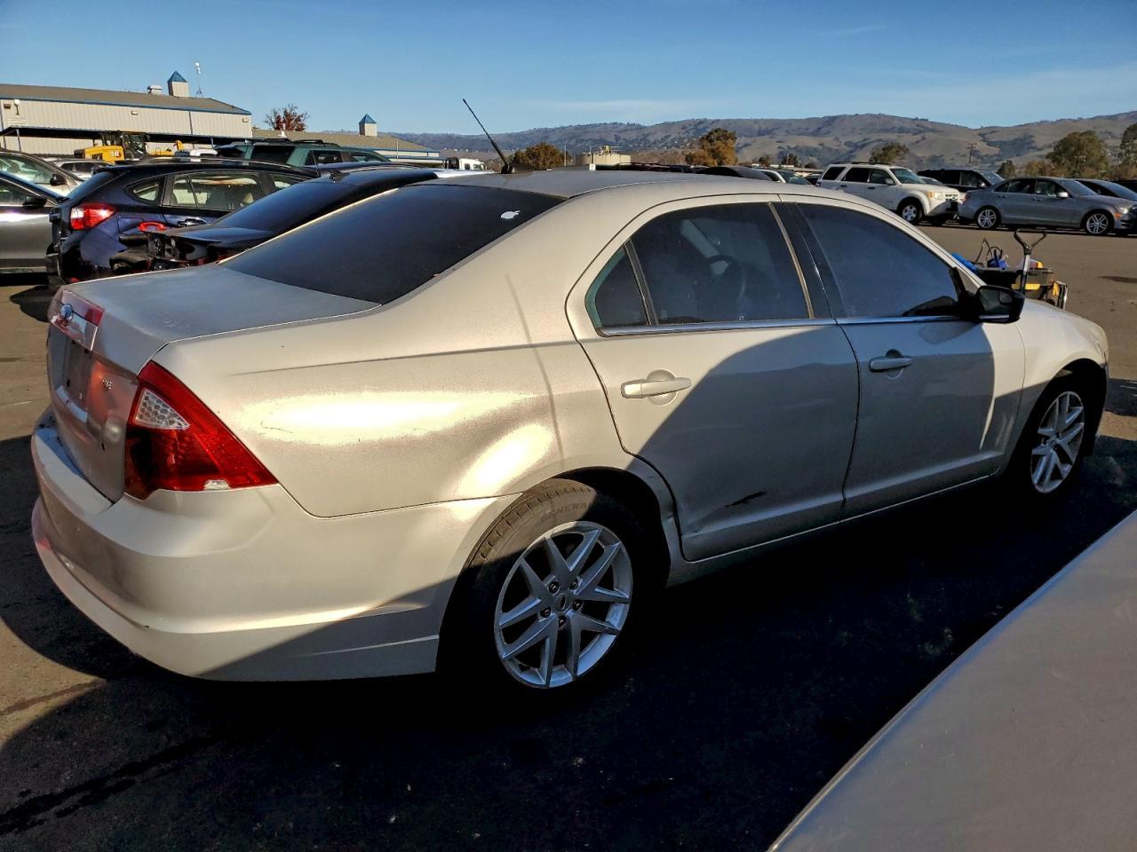 2010 Ford Fusion - Image 3