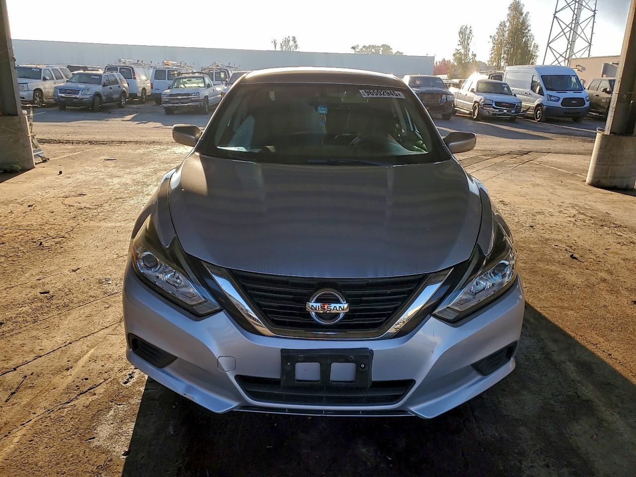 2017 Nissan Altima 2.5 - Image 5