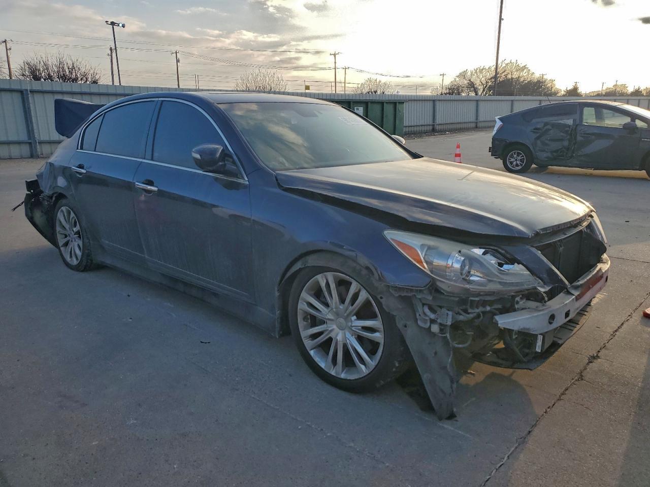 2012 Hyundai Genesis 3.8L - Фото 4
