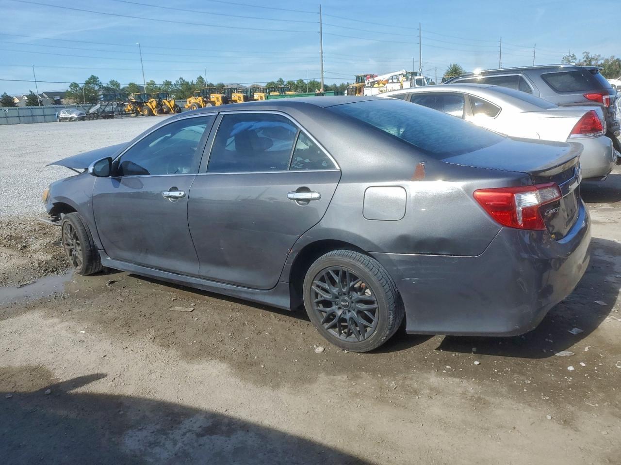 2014 Toyota Camry Se - Фото 2