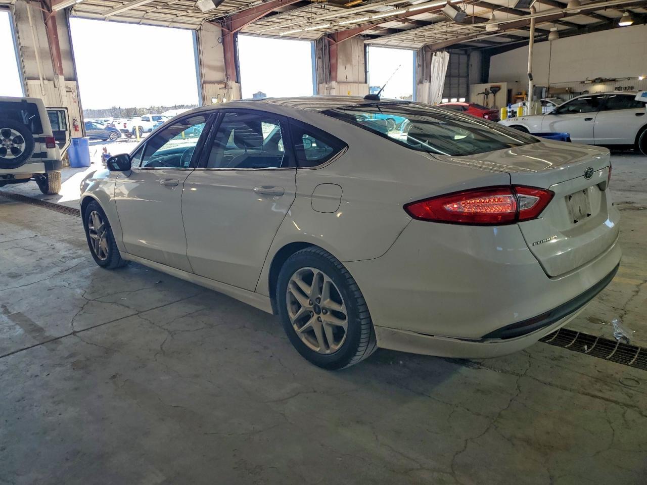 2014 Ford Fusion Se - Фото 2