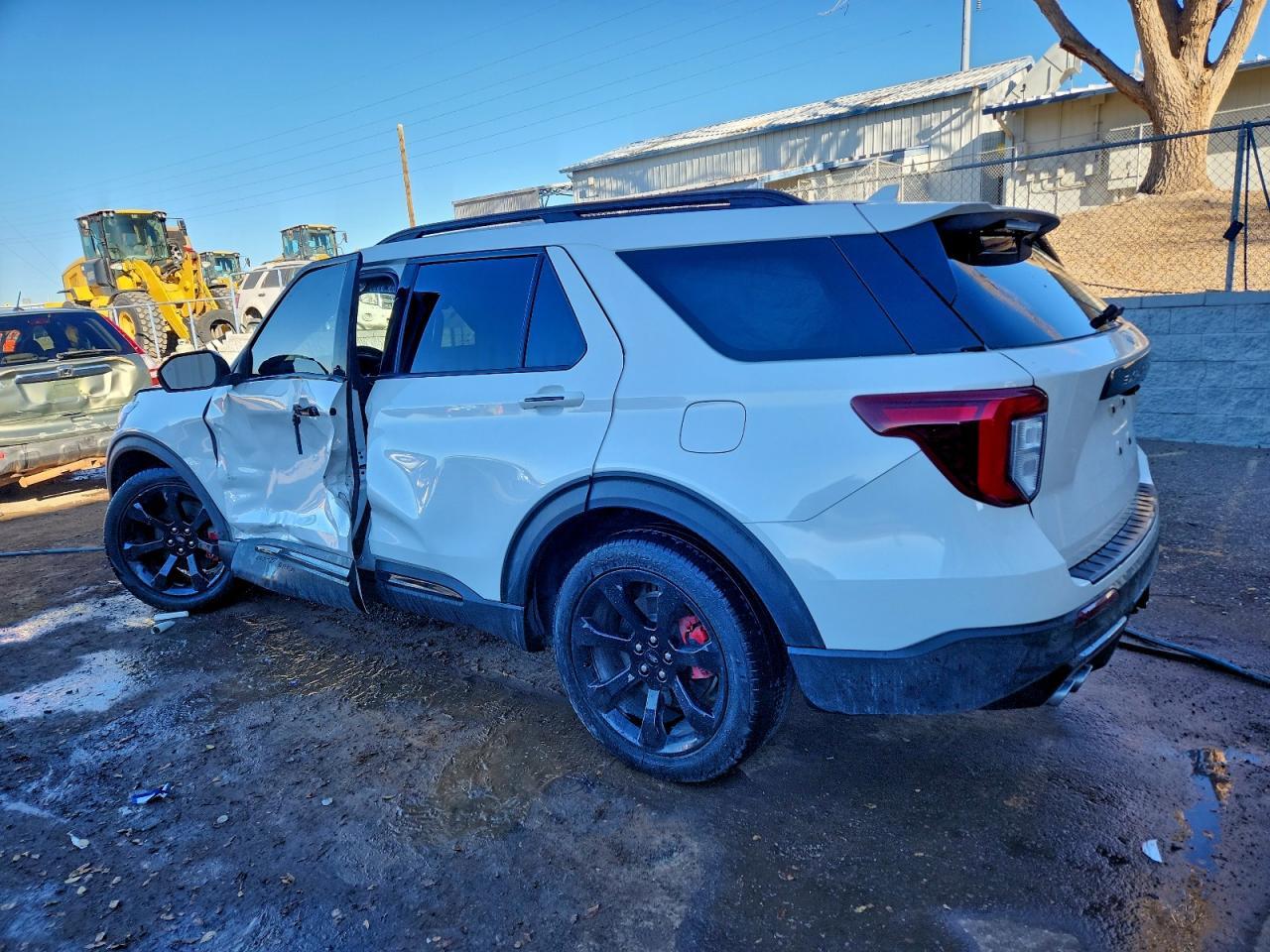 2022 Ford Explorer St - Image 2