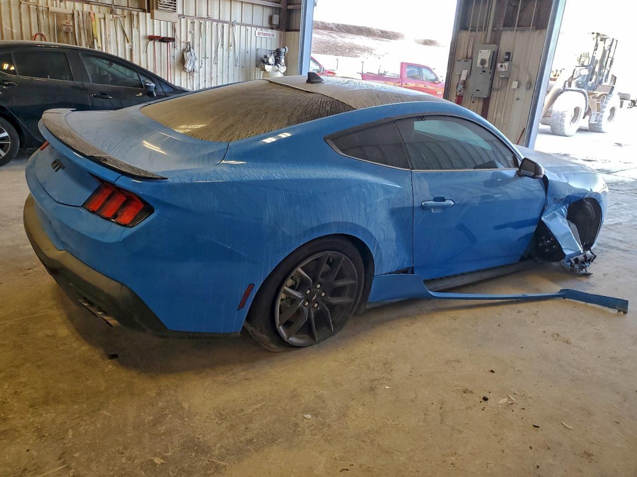 2025 Ford Mustang Gt - Фото 3