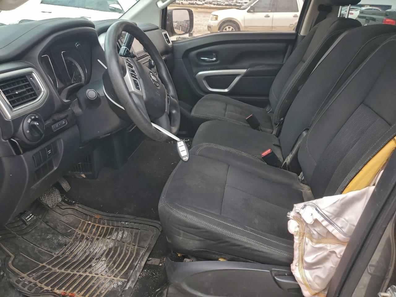 2017 Nissan Titan S - Фото 7