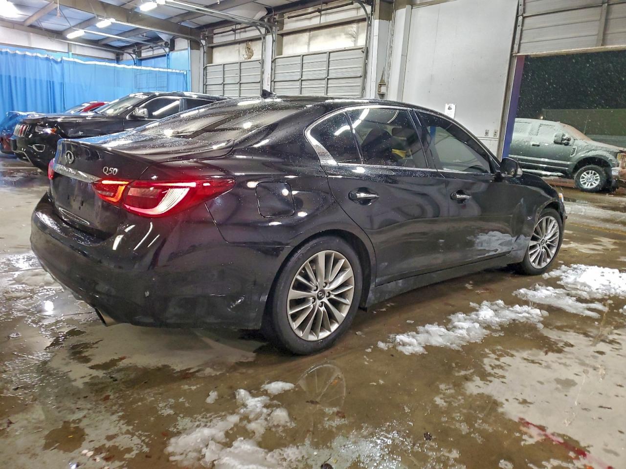 2019 Infiniti Q50 Luxe - Фото 3