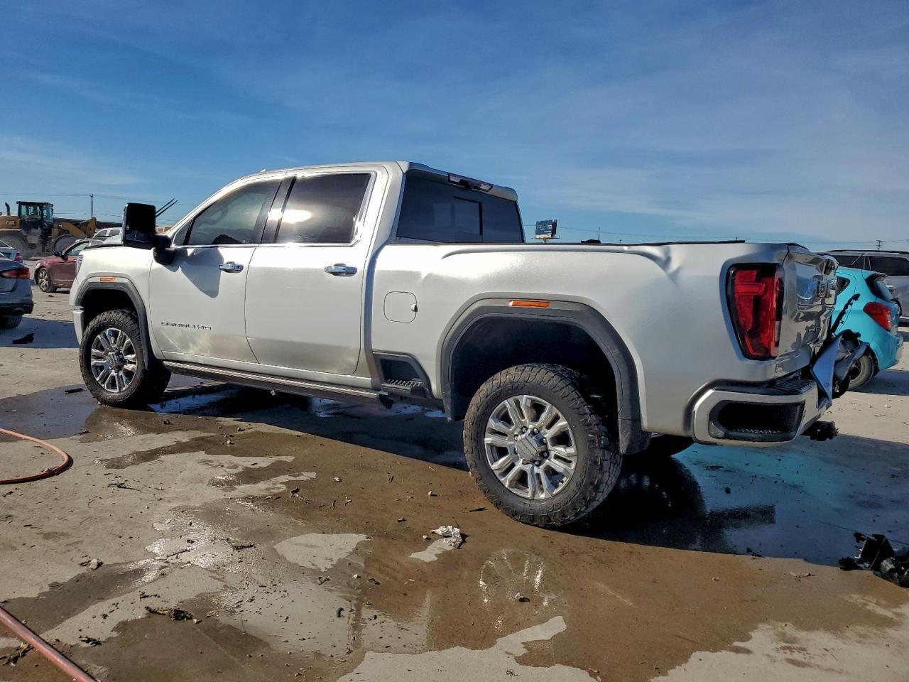 2022 GMC Sierra K2500 Denali - Image 2